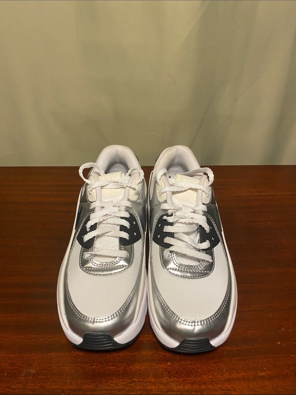 Nike Air Max 90 LV8 Phantom Metallic Silver Black White Women’s 8 - Picture 2 of 8
